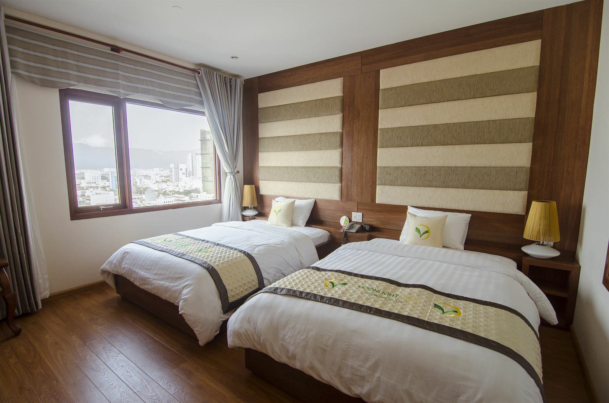 Moonlight Hotel Suites & Spa - City Center, High Floor, Great Location & Romantic River View & Dragon Bridge View Da Nang Zewnętrze zdjęcie
